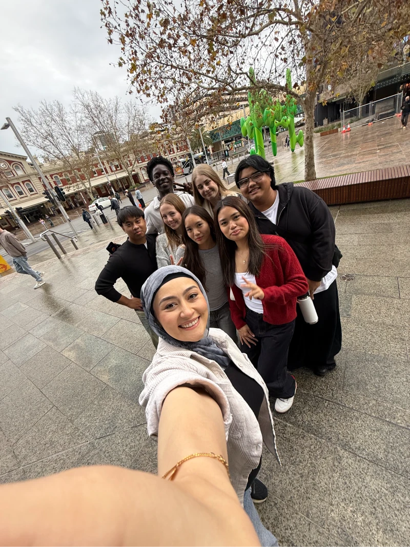 Fatima Payman Selfie With Supporters 1